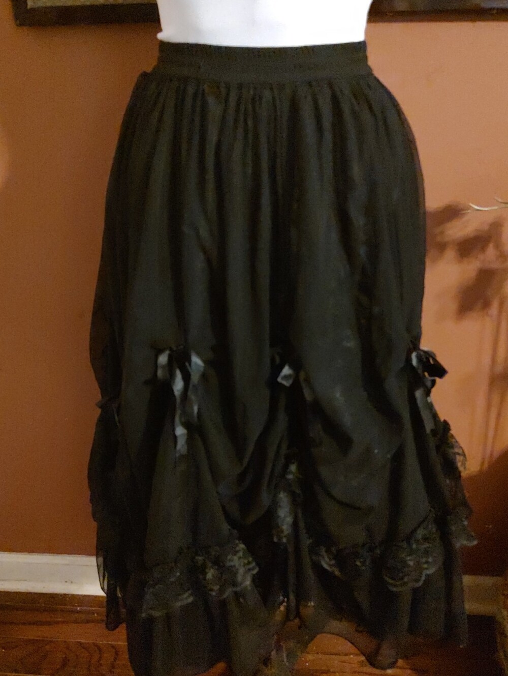 🕷️🌹🕷️Exquisite Vtg Y2K Gothic Victorian Fairytale Black Tiered Maxi Skirt - 7